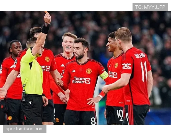 曼联复兴进程仍未完成：关键位置不稳定，赛季表现波动压力增加